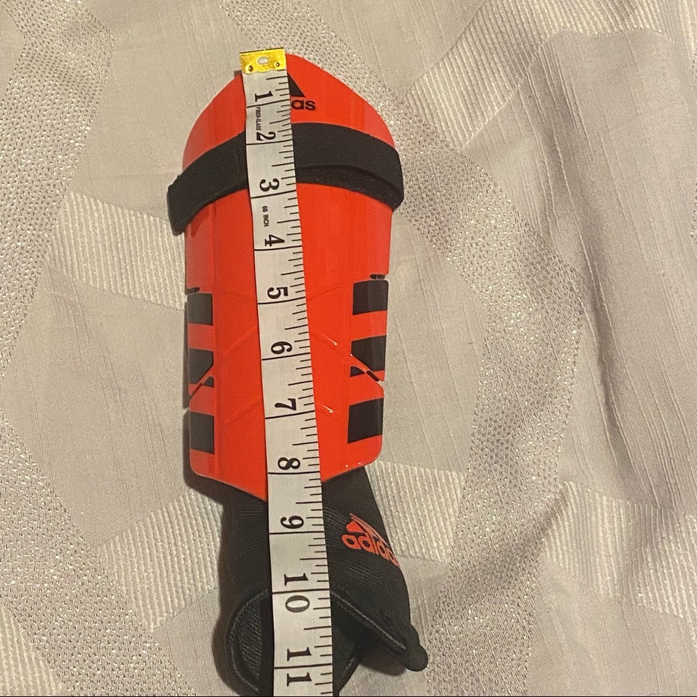 🛍3/$35🛍 BNIB Adidas Soccer Shin Pads - Picture 7 of 7
